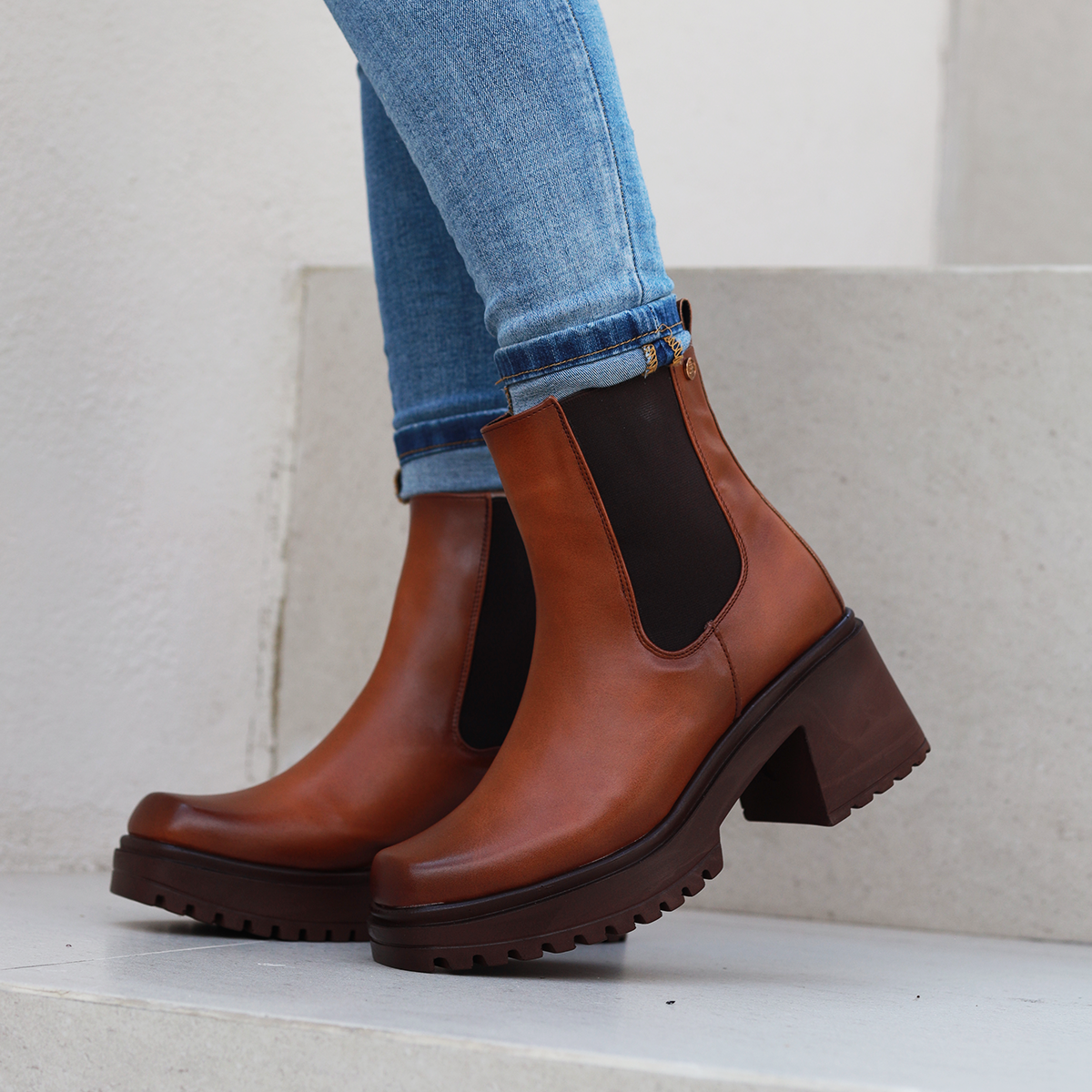 Chelsea Boots Café |  Botin casual mujer